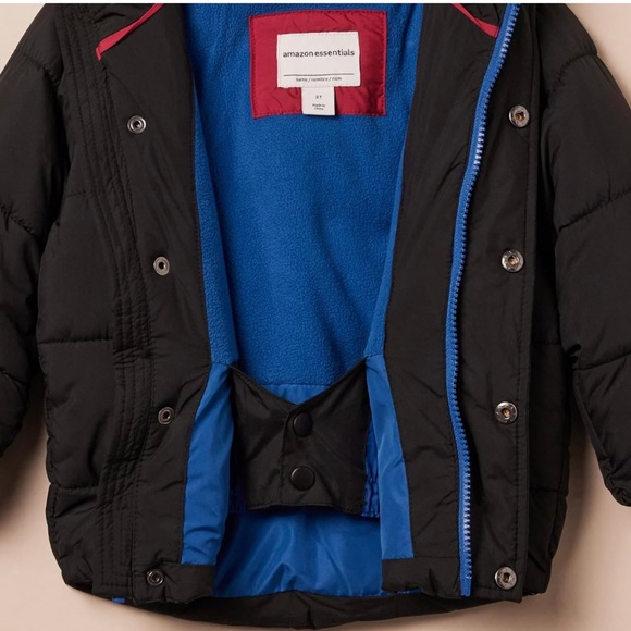 Amazon Essentials' Heavyweight Hooded Puffer Jacket - Picture 3 of 9